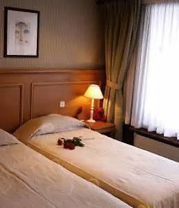 Au Vieux Moulin מלון 3*
