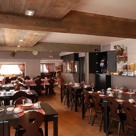 Au Vieux Moulin מלון 3*